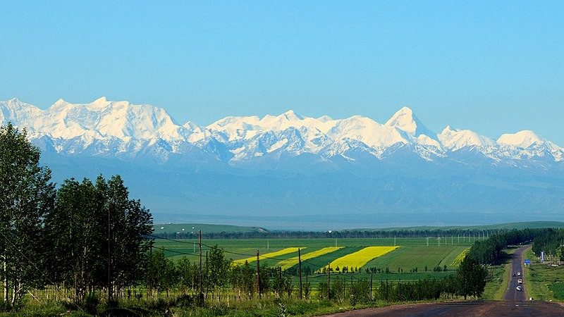 ما هي اعلى قمة في كازاخستان
