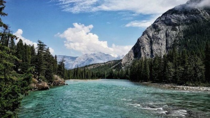 أطول الأنهار في دولة كندا