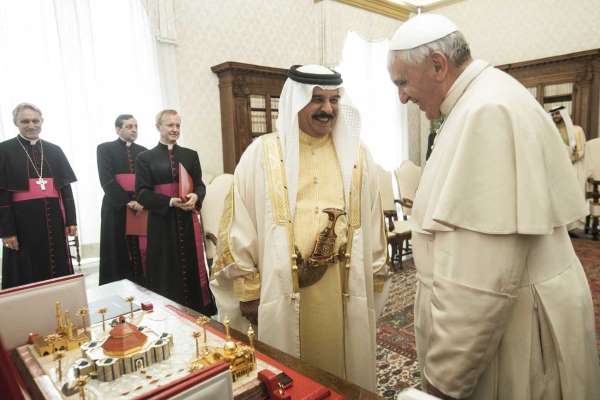 كم يبلغ عدد المسيحيين في البحرين